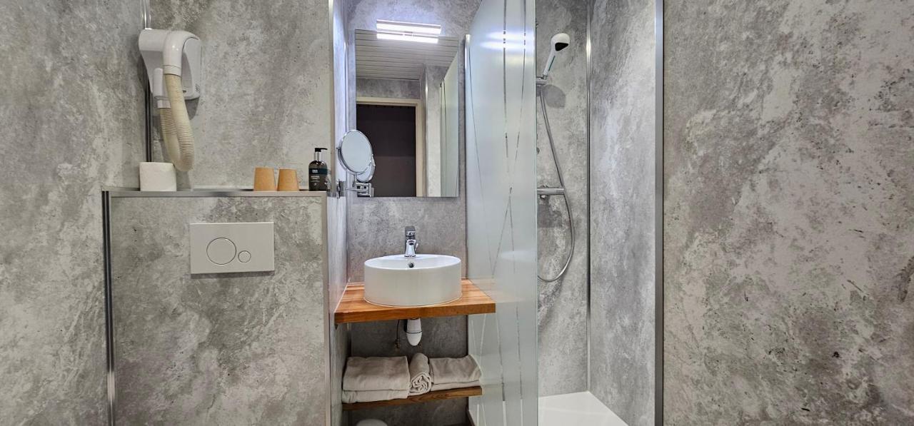 Logis Hotel La Grassinais סן מלו מראה חיצוני תמונה